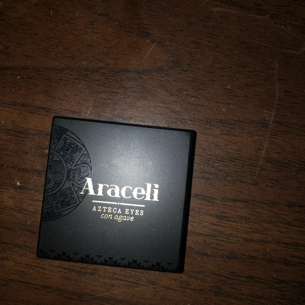 eyeshadow - Picture 3 of 3